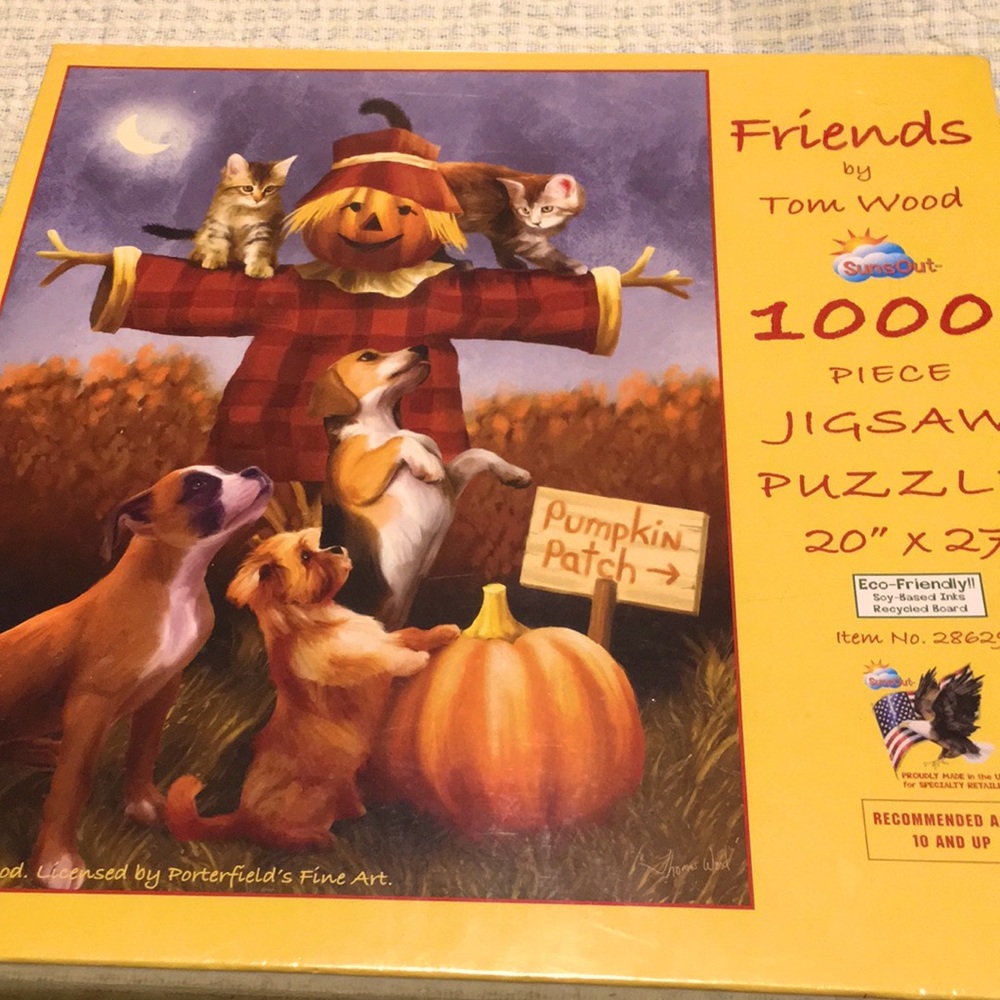 SunsOut Friends Autumn Scare-a-Crow Pumpkin Puzzle NEW 1000 Pc Puppies & Kittens
